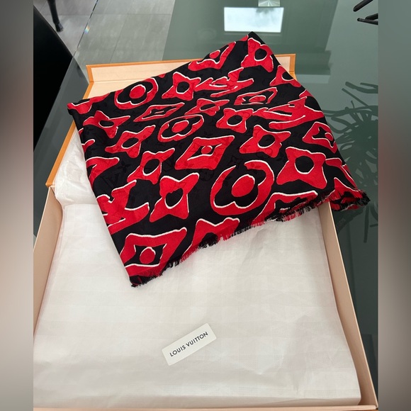 Louis Vuitton x URS Fischer scarf/shawl with box new never used. - Picture 3 of 8